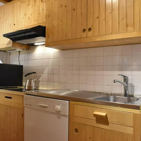Mezzanine 5 Pers. A Meribel, 100m Des Pistes, Proche Commerces - Balcon, Parking, Casier A Skis - Fr-1-180-366 * Les Allues