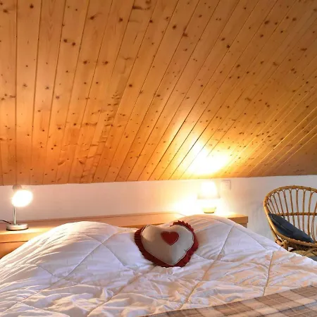 Apartment Mezzanine 5 Pers. A Meribel, 100m Des Pistes, Proche Commerces - Balcon, Parking, Casier A Skis - Fr-1-180-366